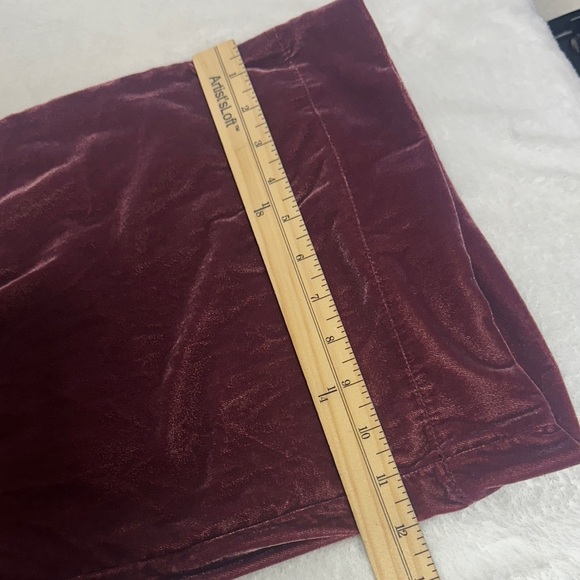Universal Thread Maroon Cargo Joggers. Velour like material - Picture 11 of 12